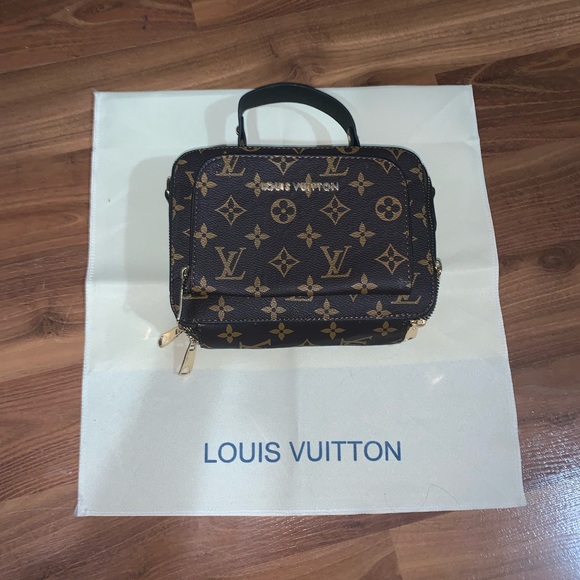 Purse - Picture 2 of 3